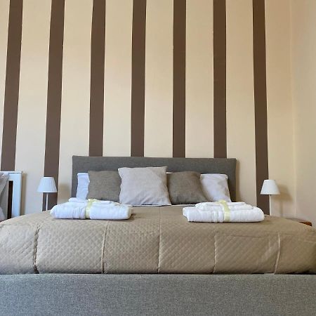 Avolina'S Apartment Napoli Bagian luar foto