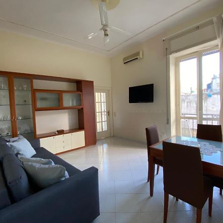 Avolina'S Apartment Napoli Bagian luar foto