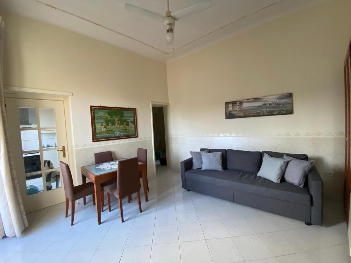 Avolina'S Apartment Napoli Bagian luar foto