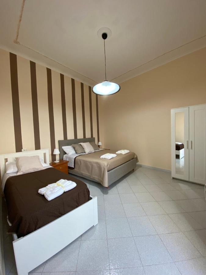 Avolina'S Apartment Napoli Bagian luar foto