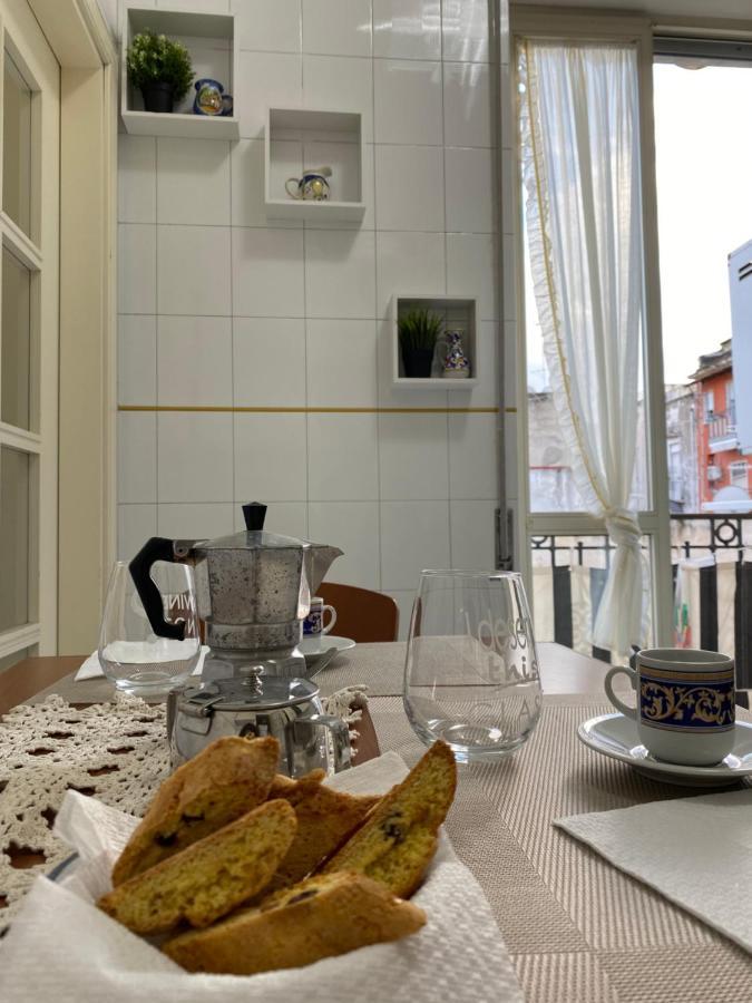 Avolina'S Apartment Napoli Bagian luar foto